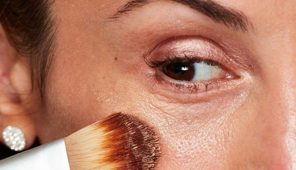 چرا کانسیلر کیکی میشه؟