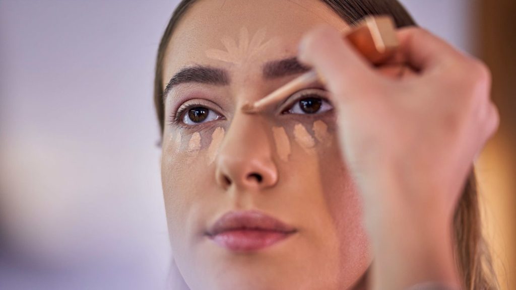 هنگام خرید کانسیلر باید به چه مواردی توجه کنیم؟